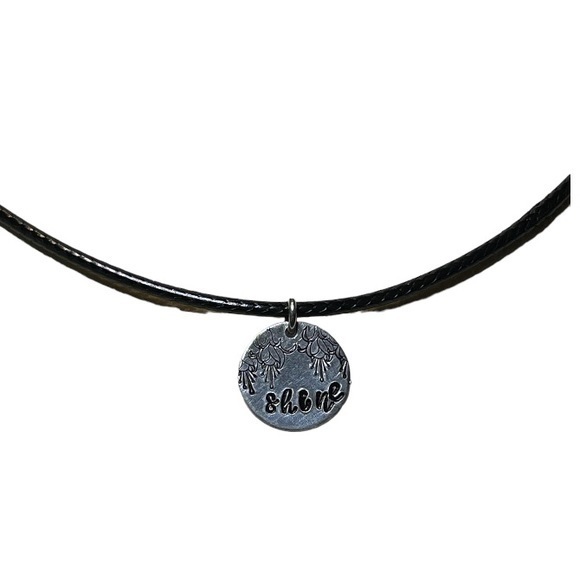 Handmade stamped floral‎ motivational silver pendant Black leather cord necklace - Picture 7 of 7